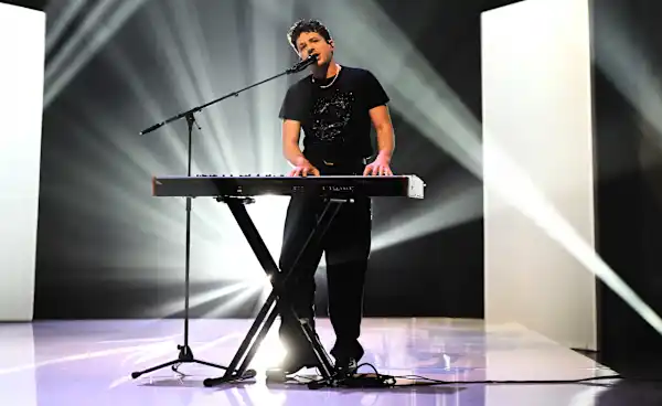 断眉Charlie Puth日本演唱会